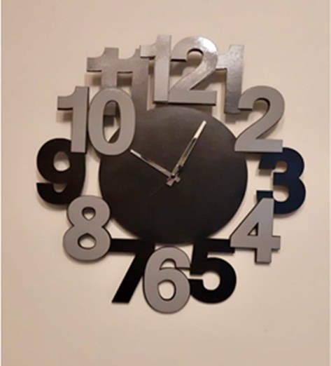 Relógio De Parede Contemporâneo Com Corte A Laser 