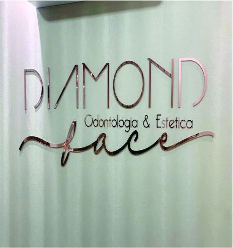 LOGOMARCA EM ESPELHO ACRÍLICO