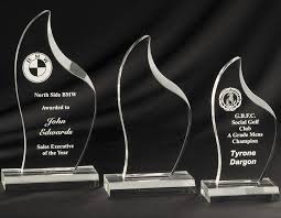 TROFÉU PERSONALIZADO EM ACRILICO